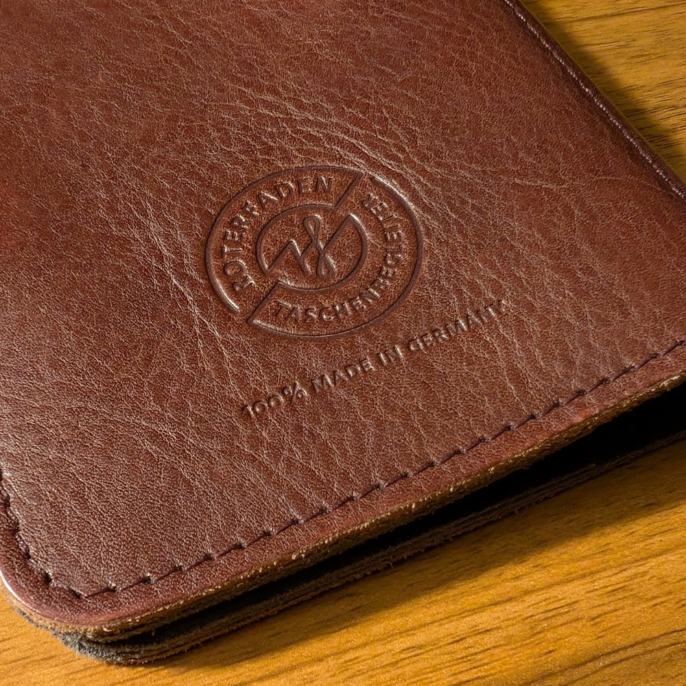 Roterfaden Taschenbegleiter WK_12 – A6 Dark Brown Leather